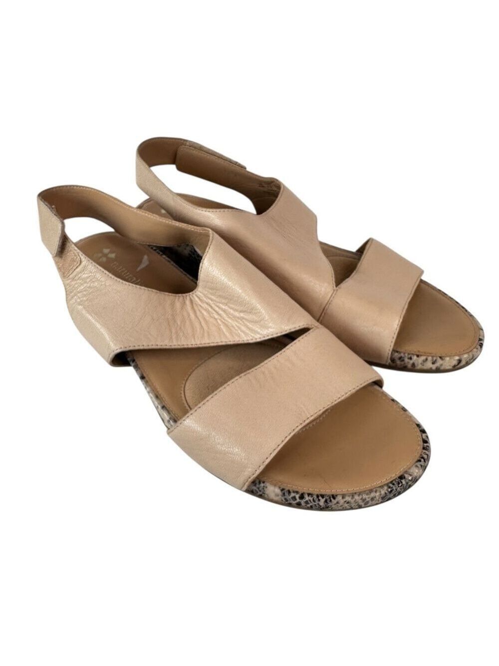 Naturalizer Yessica Beige Leather Comfort Wedge Sandals Womens 9.5 Travel